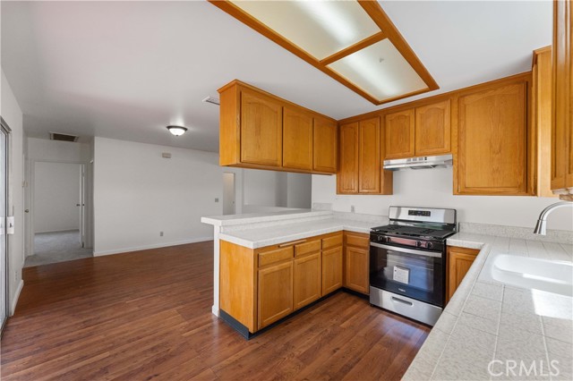 Detail Gallery Image 12 of 30 For 14259 Emelita St, Van Nuys,  CA 91401 - 3 Beds | 2 Baths
