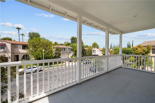 26814 Fairlain Drive, Valencia CA: https://media.crmls.org/medias/1be56698-6f92-45a4-b98b-cefd87d63b35.jpg