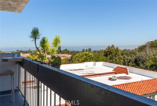 Detail Gallery Image 2 of 29 For 28121 Highridge Rd #301,  Rancho Palos Verdes,  CA 90275 - 2 Beds | 2 Baths