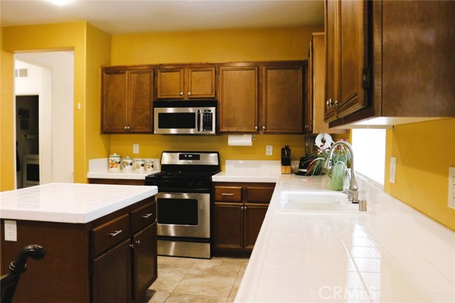 Detail Gallery Image 10 of 42 For 13217 Acacia Ave, Moreno Valley,  CA 92553 - 3 Beds | 2 Baths