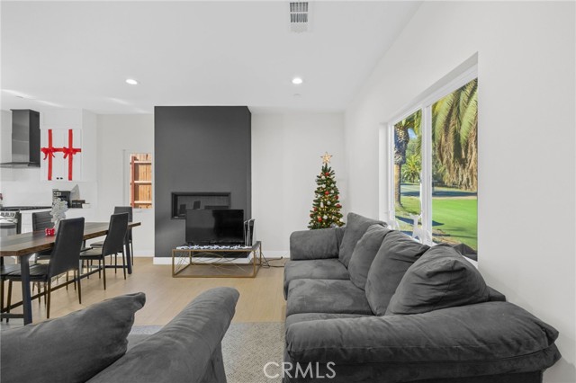 Detail Gallery Image 3 of 14 For 16897 Gunnerson, Lake Elsinore,  CA 92530 - 2 Beds | 2 Baths