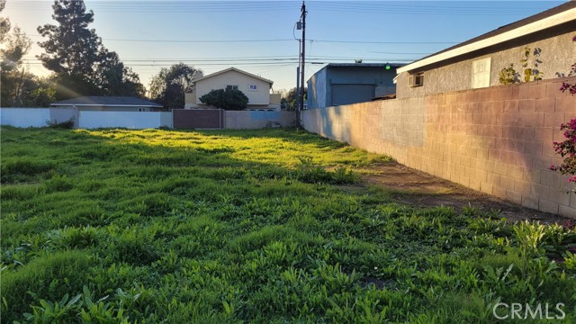 227 N Azusa Avenue, Azusa CA: https://media.crmls.org/medias/1be78fd6-46b6-4c99-bce4-283334e53df3.jpg