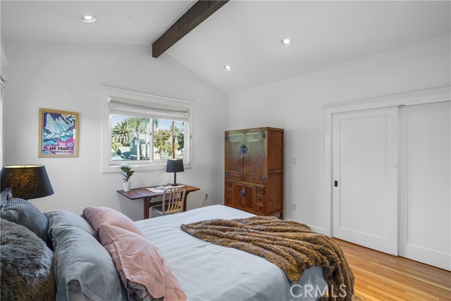 Detail Gallery Image 37 of 49 For 2464 Walnut Ave, Venice,  CA 90291 - 4 Beds | 3/1 Baths