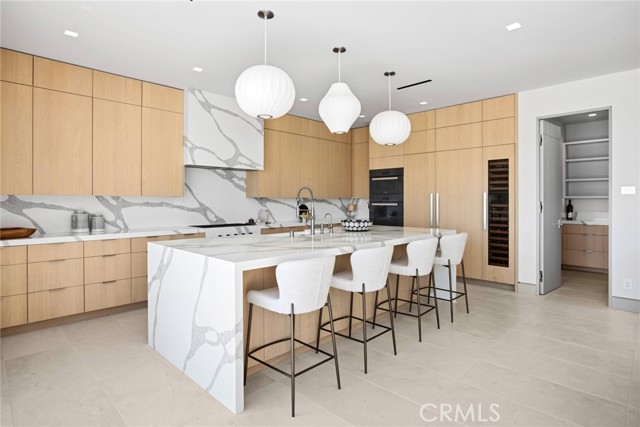 706 W Oceanfront, Newport Beach CA: https://media.crmls.org/medias/1be8119f-710d-4834-a5c1-b005f0fb5513.jpg