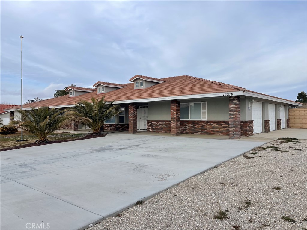 12215 Indian River Dr, Apple Valley, CA 92308