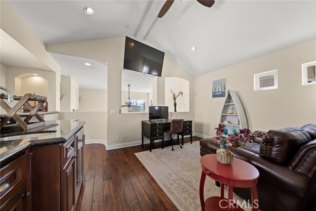 Detail Gallery Image 46 of 56 For 216 10th St, Huntington Beach,  CA 92648 - 4 Beds | 3/2 Baths