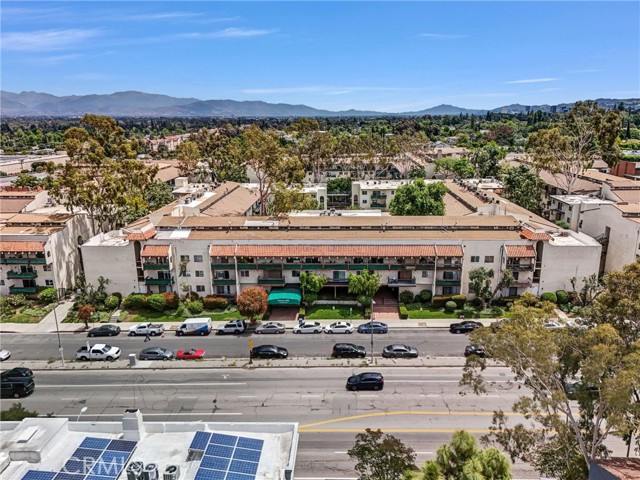 Detail Gallery Image 34 of 35 For 5460 White Oak Ave #E319,  Encino,  CA 91316 - 1 Beds | 1/1 Baths