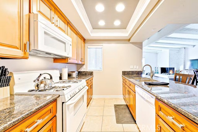 Detail Gallery Image 10 of 24 For 125 46th St #B,  Newport Beach,  CA 92663 - 3 Beds | 2 Baths
