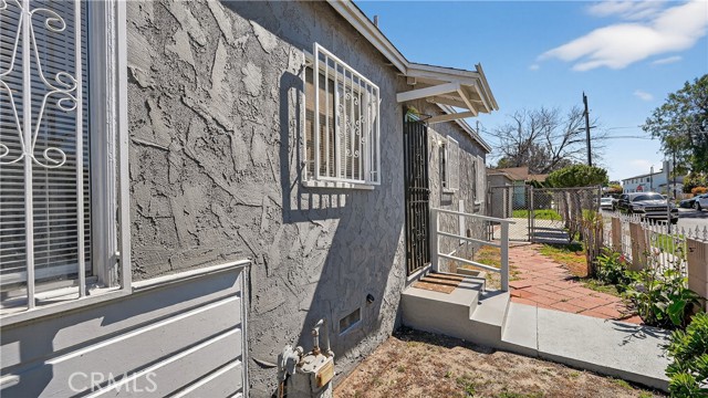 Detail Gallery Image 27 of 44 For 200 E Century Bld, Los Angeles,  CA 90003 - 2 Beds | 1 Baths