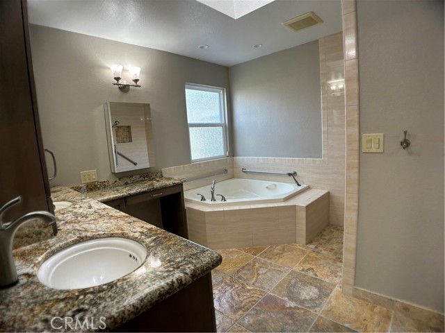 Detail Gallery Image 22 of 42 For 1941 La Costa Ct, Merced,  CA 95340 - 3 Beds | 2 Baths