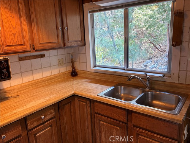 Detail Gallery Image 6 of 29 For 6307 Cedar Ct, Angelus Oaks,  CA 92305 - 3 Beds | 2 Baths