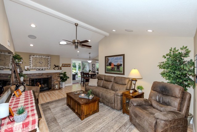 Detail Gallery Image 13 of 52 For 9588 Highland Ave, Rancho Cucamonga,  CA 91737 - 4 Beds | 2 Baths