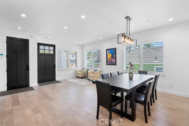 3213 Pine Ave, Manhattan Beach, California 90266, 5 Bedrooms Bedrooms, ,1 BathroomBathrooms,Residential,Sold,Pine Ave,SB22146634