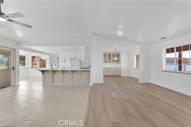 Detail Gallery Image 13 of 71 For 329 Lindero Rd, Pinon Hills,  CA 92372 - 7 Beds | 4 Baths