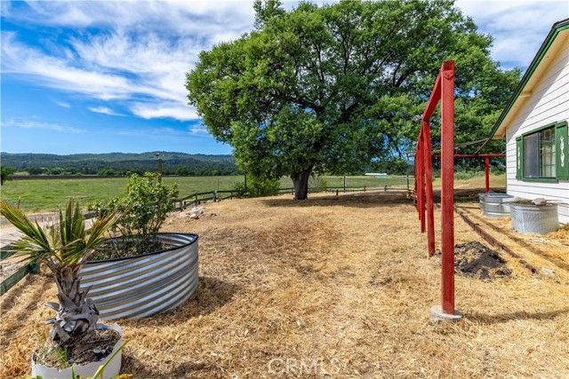 Detail Gallery Image 2 of 41 For 70331 Vineyard Canyon Rd., Parkfield,  CA 93451 - 4 Beds | 2 Baths