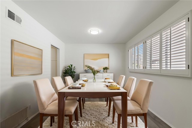 Detail Gallery Image 8 of 49 For 305 Robin Hood Ln, Costa Mesa,  CA 92627 - 5 Beds | 2/2 Baths