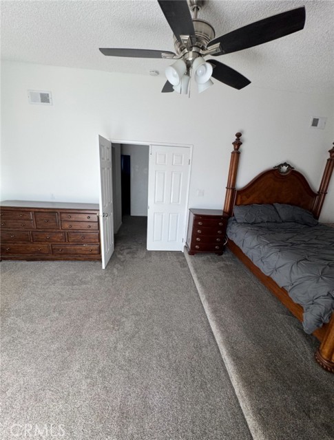 6801 Rycroft Drive, Riverside CA: https://media.crmls.org/medias/1bef0de0-b54b-4736-b3d4-bcb7b56f3690.jpg