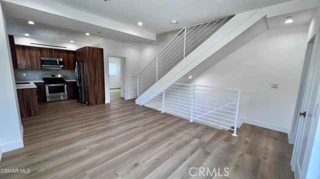 Detail Gallery Image 4 of 32 For 5635 Klump Ave #1/2,  North Hollywood,  CA 91601 - 3 Beds | 3/1 Baths