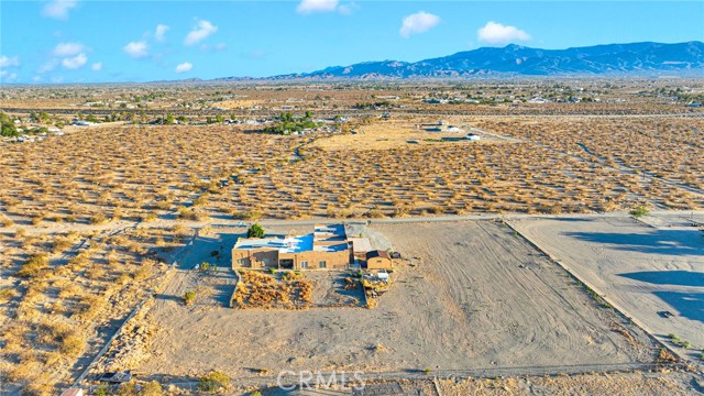 4575 Kreuer Road, Phelan CA: https://media.crmls.org/medias/1befc1c6-ca77-4ce1-8ac4-c51d5296af63.jpg