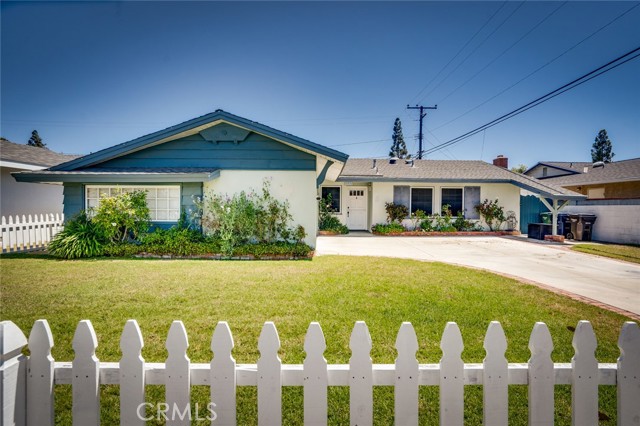 16402 Santa Anita Ln, Huntington Beach, CA 92649