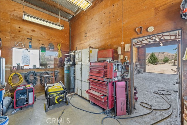 4333 Highway 33, New Cuyama CA: https://media.crmls.org/medias/1bf06f24-bd06-45db-af0f-b7c5035dcef1.jpg
