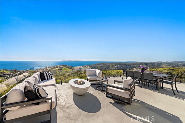 Detail Gallery Image 1 of 57 For 3253 Alta Laguna Blvd, Laguna Beach,  CA 92651 - 4 Beds | 4 Baths