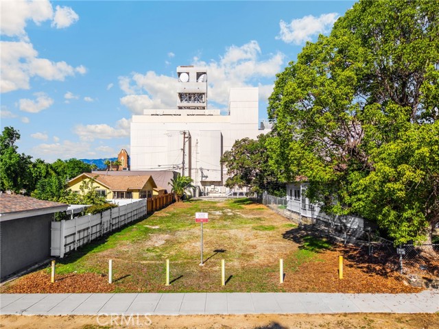 Detail Gallery Image 3 of 22 For 220 W C St, Ontario,  CA 91762 - – Beds | – Baths