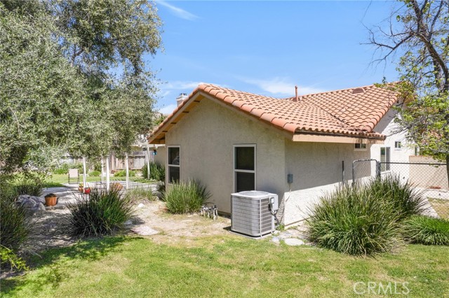 Detail Gallery Image 31 of 42 For 15656 Meadow Dr, Canyon Country,  CA 91387 - 3 Beds | 2 Baths