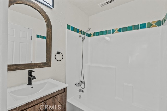 Detail Gallery Image 21 of 39 For 29506 Cromwell Ave, Castaic,  CA 91384 - 3 Beds | 2 Baths