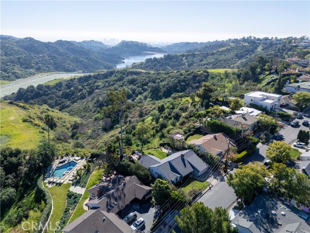 Detail Gallery Image 18 of 21 For 2612 Roscomare Rd, Los Angeles,  CA 90077 - 3 Beds | 2 Baths