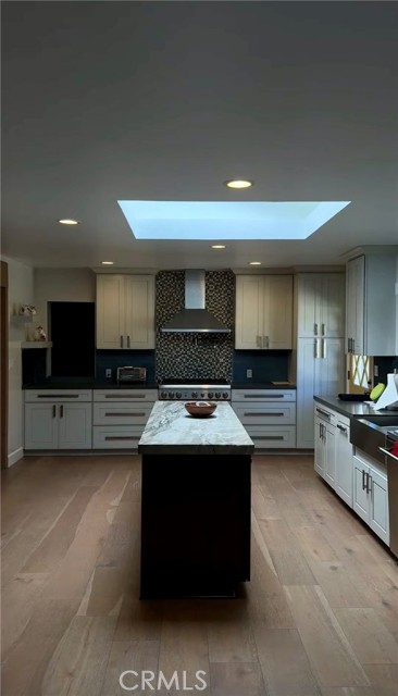 Detail Gallery Image 5 of 19 For 1864 Laurel Rd, Oceanside,  CA 92054 - 3 Beds | 2 Baths