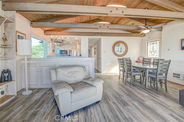 Detail Gallery Image 4 of 29 For 1021 Gaviota Dr, Laguna Beach,  CA 92651 - 3 Beds | 2 Baths