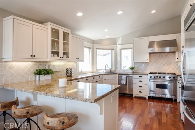 233 5th Street, Manhattan Beach, California 90266, 3 Bedrooms Bedrooms, ,3 BathroomsBathrooms,Residential,Sold,5th,SB22036248