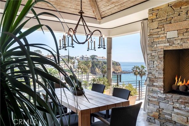 86 Emerald Bay, Laguna Beach CA: https://media.crmls.org/medias/1bf2dd7e-1792-4db8-b3bc-45f6339e5532.jpg