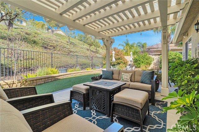 Detail Gallery Image 43 of 50 For 18845 Laurel Crest Lane, Canyon Country,  CA 91351 - 4 Beds | 3 Baths