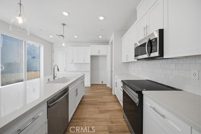 Detail Gallery Image 9 of 28 For 4805 Arroyo Run, Moorpark,  CA 93021 - 4 Beds | 3 Baths