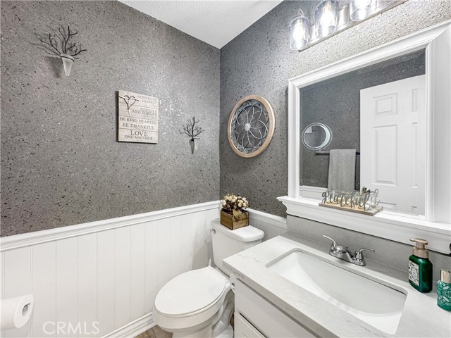 Detail Gallery Image 12 of 35 For 8574 De Loss Dr, Riverside,  CA 92508 - 4 Beds | 2/1 Baths