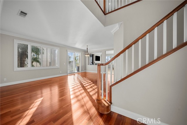 Detail Gallery Image 5 of 58 For 27641 Atlas Ln, Canyon Country,  CA 91351 - 4 Beds | 2/1 Baths