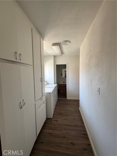 1004 Paloma Street, Bakersfield CA: https://media.crmls.org/medias/1bf3bfb7-7211-4cee-afda-8d2ff91405c5.jpg