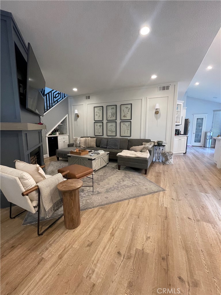 MLS #OC25241237 image #1