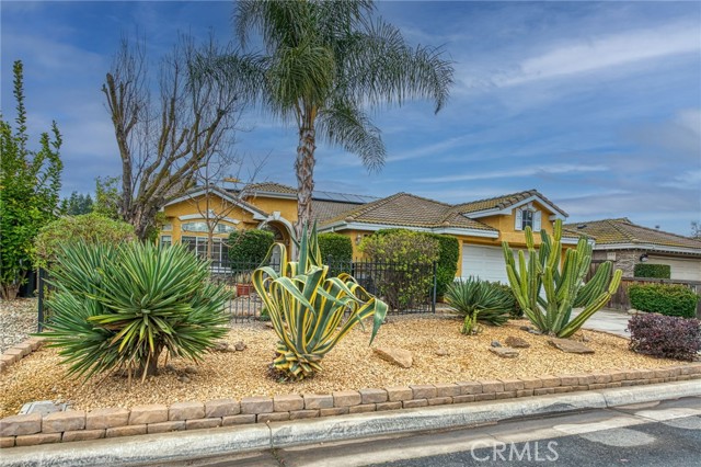 Detail Gallery Image 4 of 50 For 7618 N Ellendale Ave, Fresno,  CA 93722 - 3 Beds | 2/1 Baths