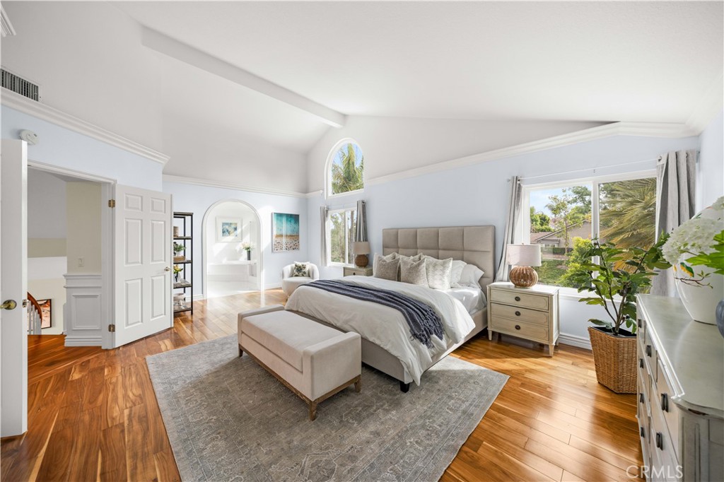 https://media.crmls.org/medias/1bf592d5-d1a9-4012-8853-2fff7cdcf1bf.jpg?preset=X-Large