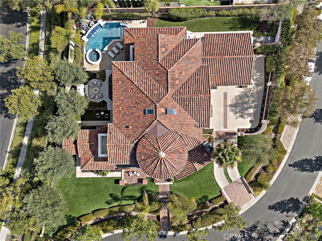 https://media.crmls.org/medias/1bf63e30-f450-41eb-a06f-b052bf9770af.jpg?preset=X-Large