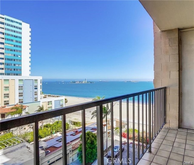 1750 E Ocean Boulevard, Long Beach CA: https://media.crmls.org/medias/1bf67661-81b3-42f0-bcb5-094d1582c048.jpg