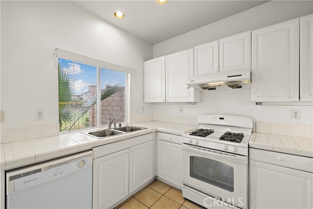 Detail Gallery Image 19 of 61 For 1037 Davis Way, Placentia,  CA 92870 - 3 Beds | 2/1 Baths