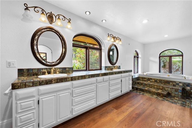 Detail Gallery Image 19 of 28 For 5206 E Crescent Dr, Anaheim,  CA 92807 - 5 Beds | 3/2 Baths