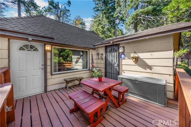 Detail Gallery Image 1 of 35 For 775 Buckingham, Lake Arrowhead,  CA 92352 - 1 Beds | 1 Baths