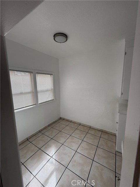 Detail Gallery Image 10 of 13 For 2175 Chestnut, Long Beach,  CA 90806 - – Beds | – Baths