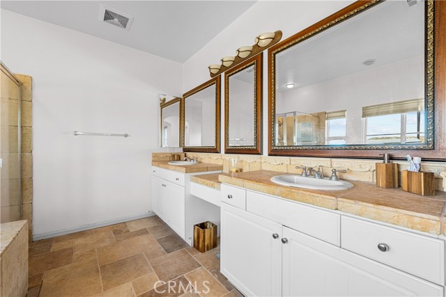 2123 Coconut Place, Palmdale CA: https://media.crmls.org/medias/1bf9c6ed-f182-4c67-8725-c8e833d8c731.jpg