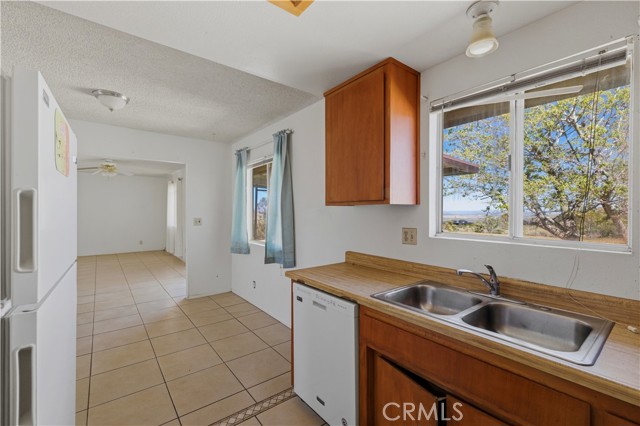 Detail Gallery Image 12 of 37 For 7273 Sunny Vista, Joshua Tree,  CA 92252 - 2 Beds | 2 Baths